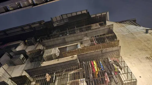 基隆民宅惡火 弟狂敲門!重聽男「聽不見」燒成焦屍