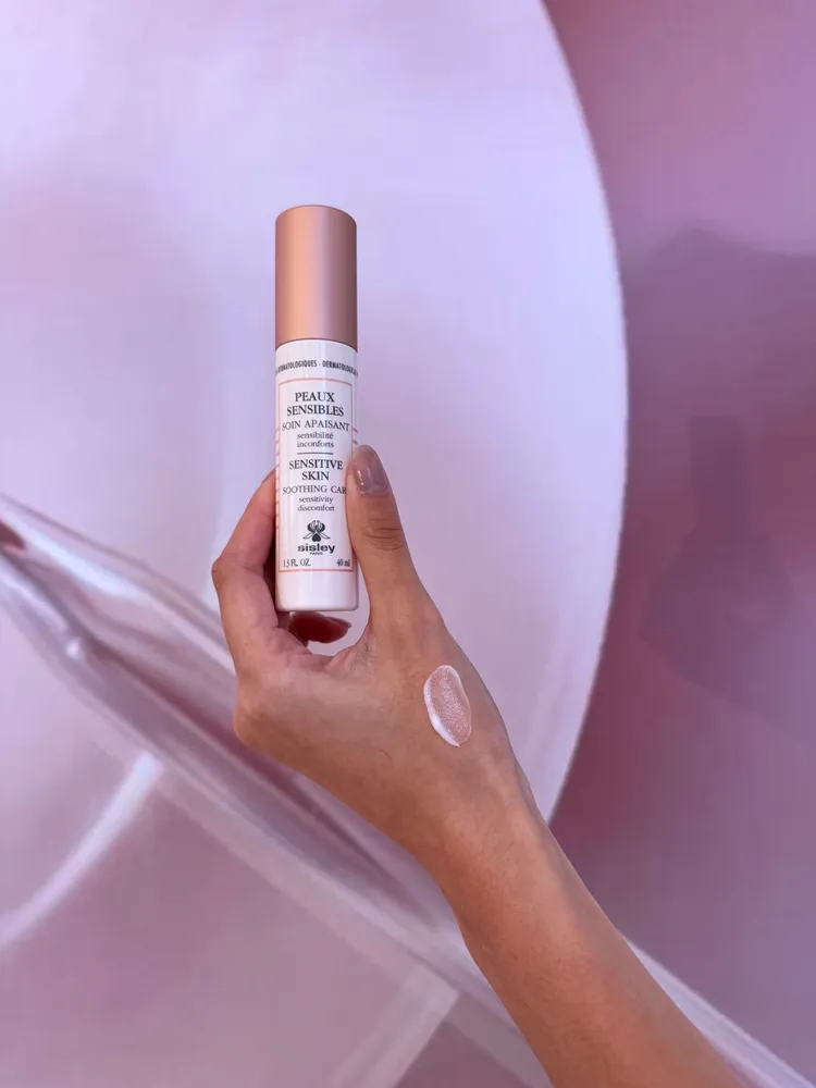 Sisley植物舒緩修復精華乳，40ml／6600元。張家玲攝