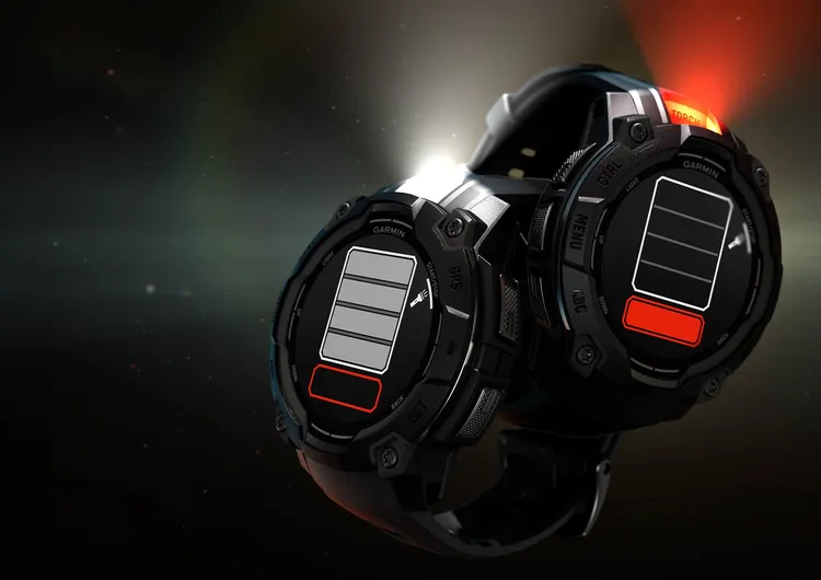 全尺寸內建獨家 LED 手電筒，提供雙色光源配置。業者提供