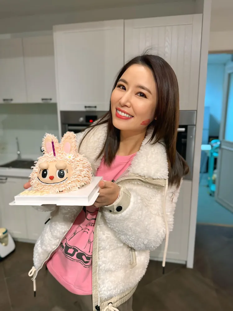 林心如收到熱門公仔Labubu的造型生日蛋糕。翻攝林心如臉書