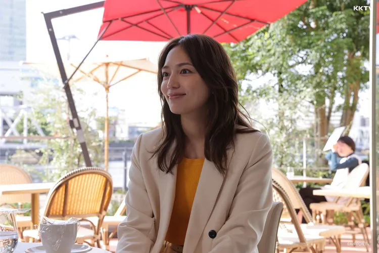 川口春奈飾演現實主義律師。KKTV提供