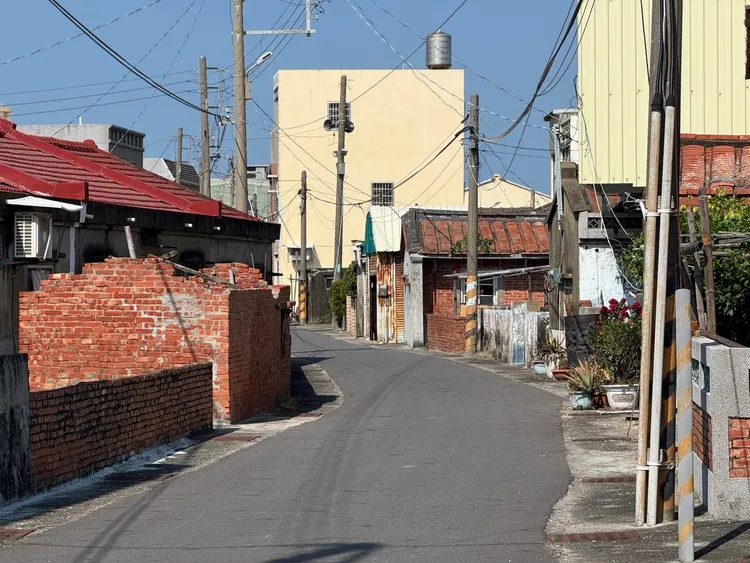 已故的黃先柱老家就在七股西寮社區。莊曜聰攝