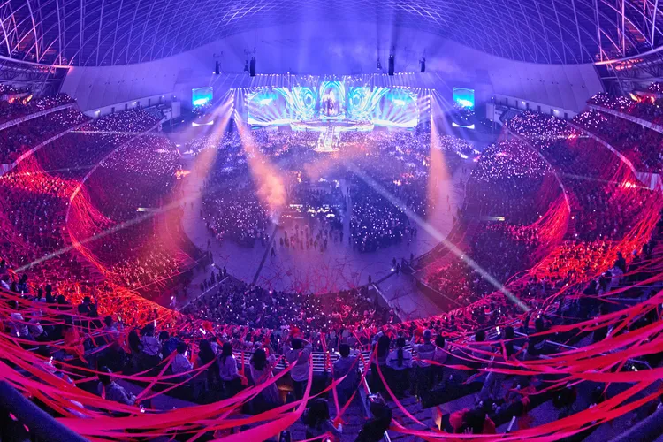 張惠妹大巨蛋跨年演唱會，4萬人齊拋彩帶。聲動娛樂提供