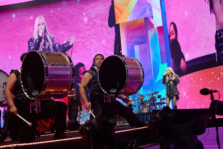 張惠妹演出搭配60人鼓隊。聲動娛樂提供