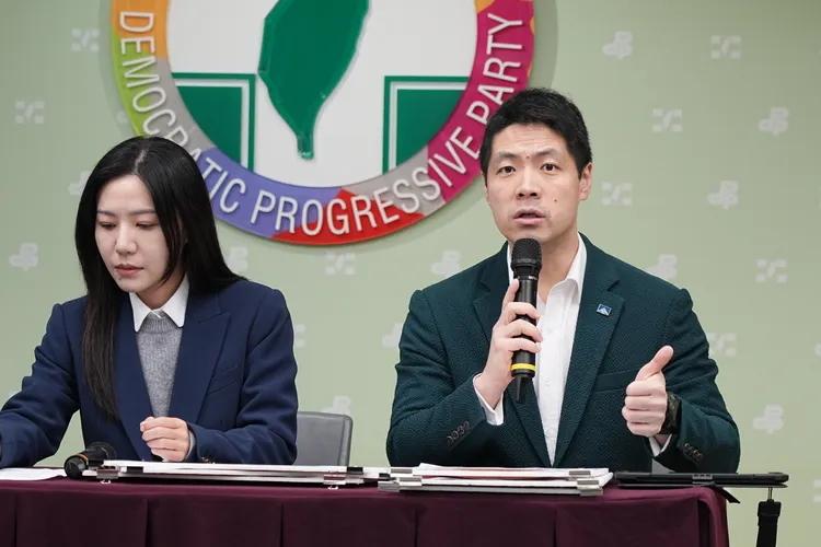 陳又新強調，依照司法院公布資料，憲法法庭的聲請案件，有高達99.1%共6707件案件，都是來自民眾聲請。記者彭欣偉攝