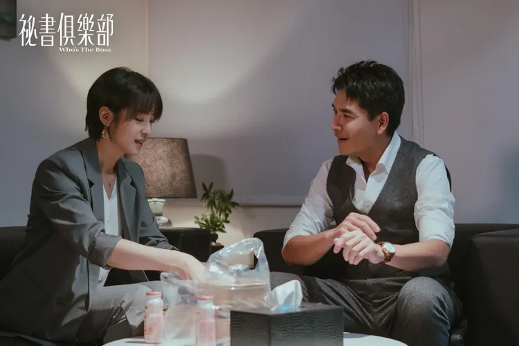 賴雅妍與王傳一互動越來越親密。TVBS提供