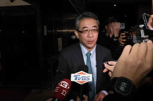 轟鄭深元帶風向「諷蔡壁如洗碗外」 他爆私密對話:已婚還約ㄆ