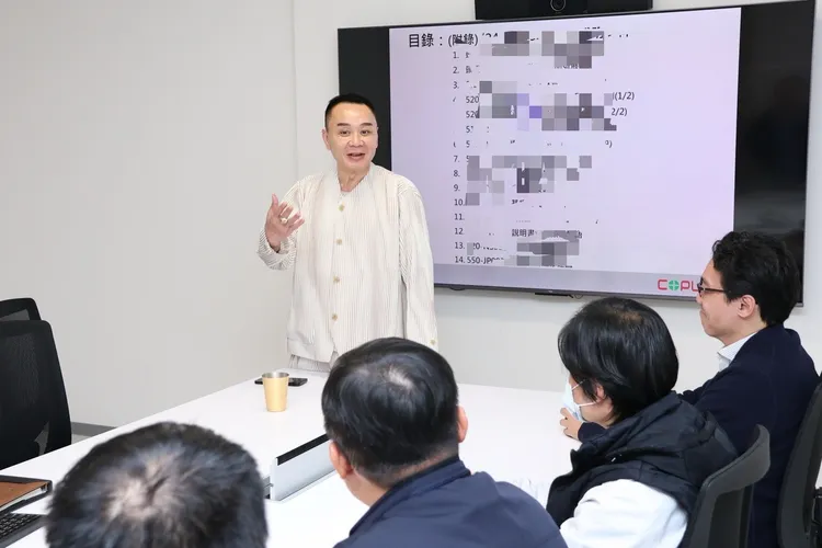 巨鎧精密也常接到惡意或詐騙郵件，造成大小不等損失，他深惡痛絕，也常對同仁宣導。莊宗達攝