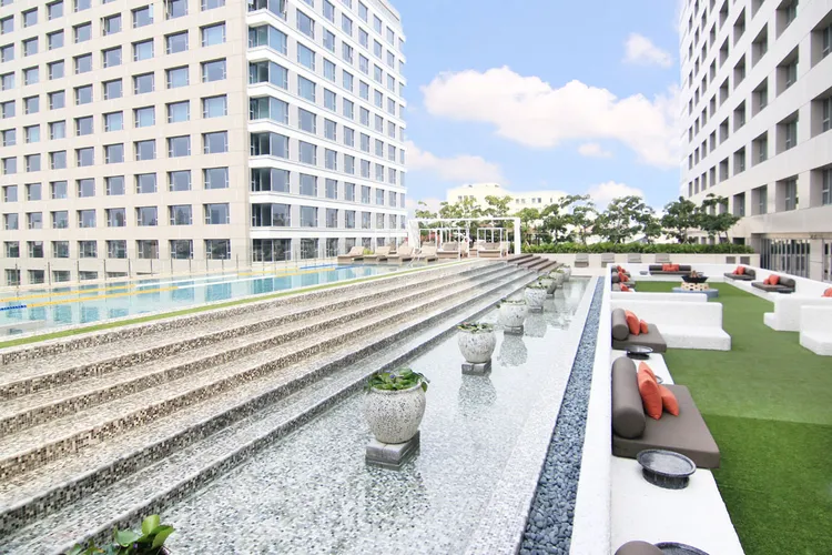 邀請旅人至台南晶英酒店享受全方位的健康旅宿體驗，不僅可以參加豐富的健康遊程，館內亦有多種運動設施可供使用，專案兩人成行每房9999元起。台南晶英提供