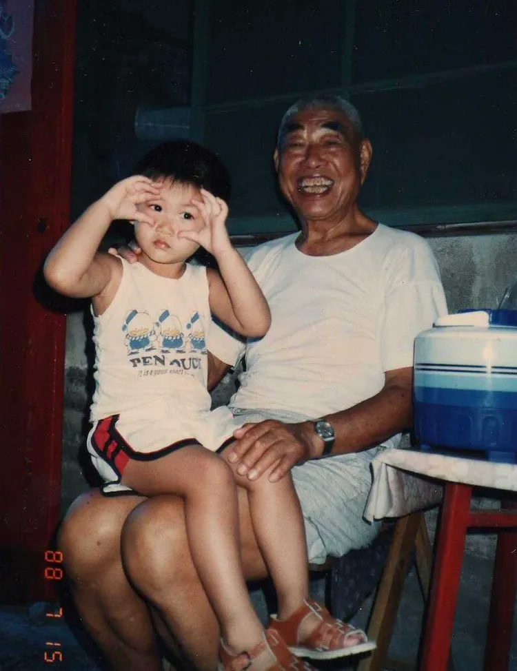 十年前公視有《一把青》講述他爺爺的故事，十年後公視有《聽海湧》講述許多人阿公阿祖的故事。翻攝孫介珩臉書