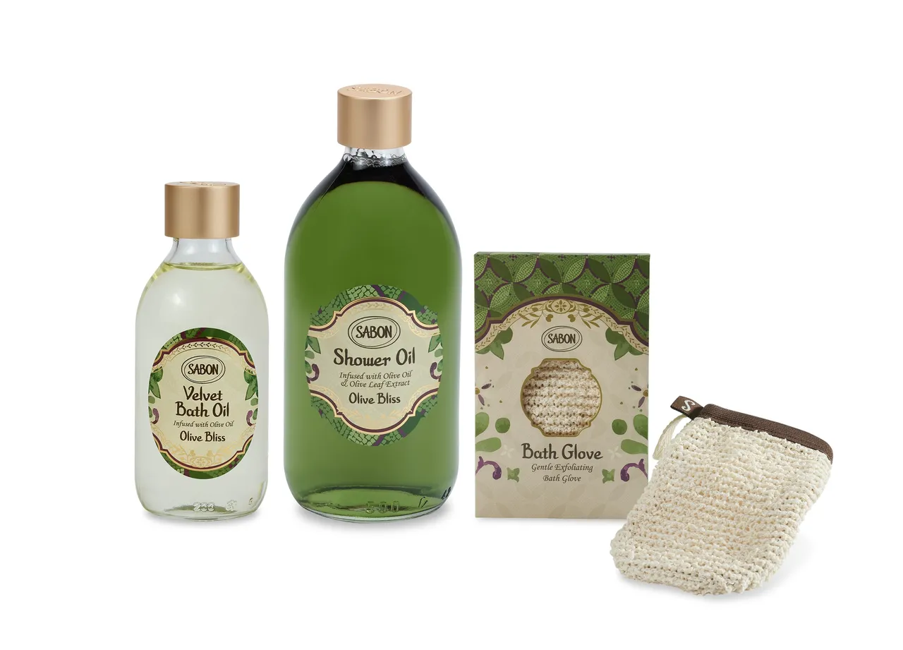 盛宴橄欖泡澡組,包含500ml沐浴油、200ml泡澡油以及潔膚沐浴手套,僅在台中新光、高雄巨蛋、台南西門、台北新光A11販售,2760元。品牌提供