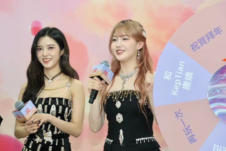 金多娟（左）、金采炫都有包紅包給表弟妹的經驗。莊宗達攝