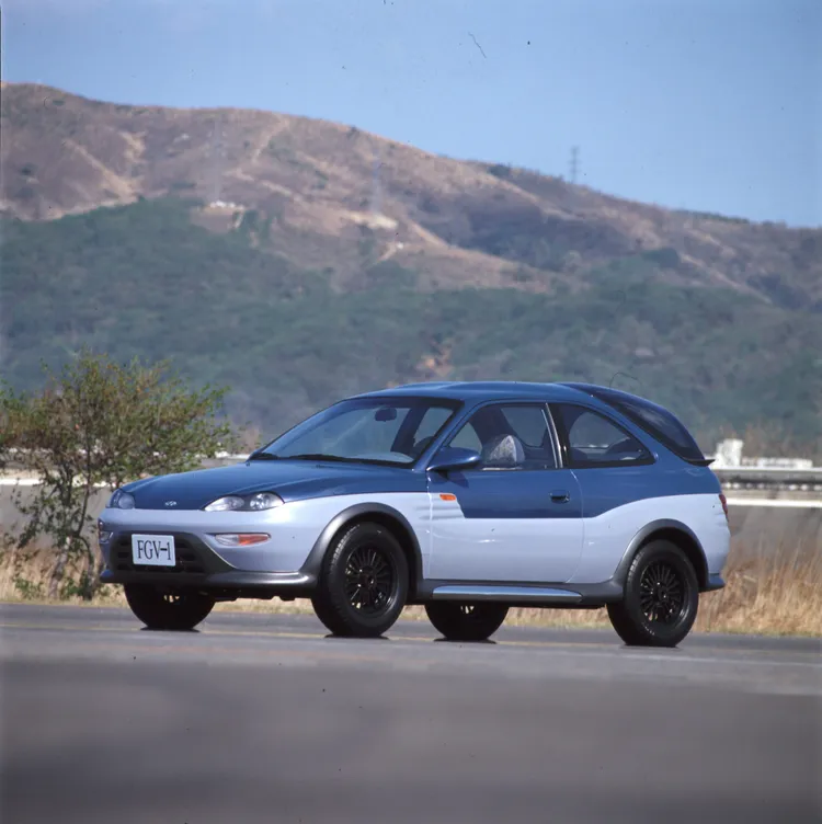 現代汽車集團早在1995年的首爾車展上首次展示了基於Pro Accent打造的混合動力概念車FGV-1（Future Green Vehicle-1），開啟了對油電技術的探索之路。原廠照片