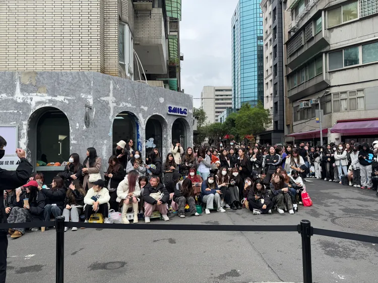 據悉有粉絲2天前就來排隊。張家玲攝