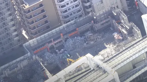 日本JR千葉站旁拆大樓「天花板突崩落」　3人遭活埋、1人命危