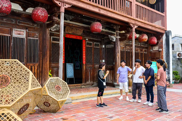 臺南市月津文史發展協會將帶遊客走過臺灣詩路文學步道。翻攝畫面