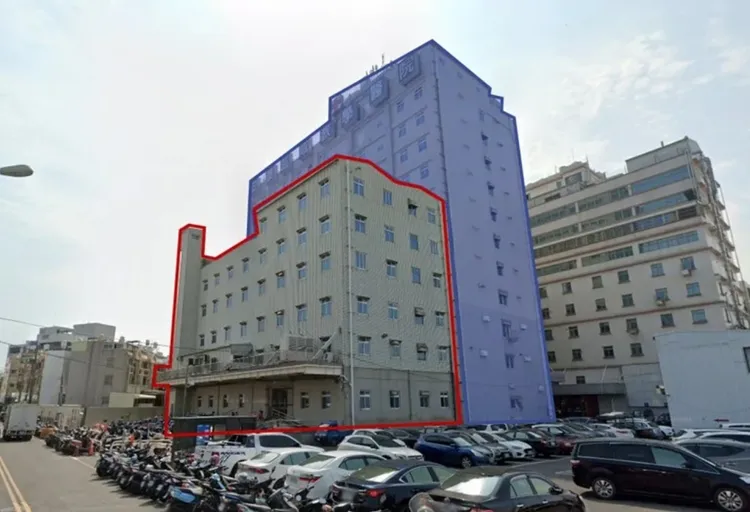 屏東安泰醫院大火釀9死，屏縣府一查建物近半是違建。翻攝照片