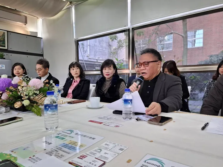 研討會中由ESG永續發展協會科技委員會副主委戴聖強（右一）會中分享經驗。業者提供