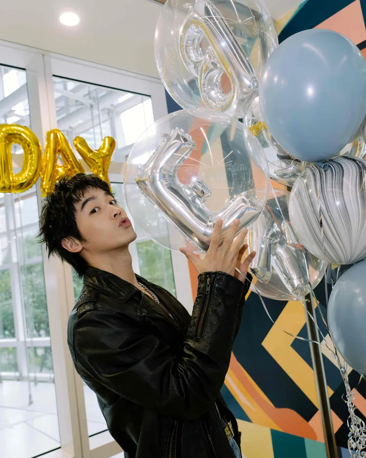 小樂吳思賢今喜迎34歲生日。圖／華納音樂提供