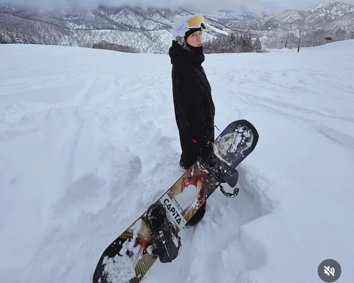 血腥慎入!周湯豪滑雪脛骨遭割傷「深可見骨」超驚悚