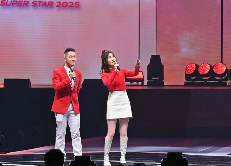 張寧也與郭于中搭檔擔任暖場節目主持人。台視提供