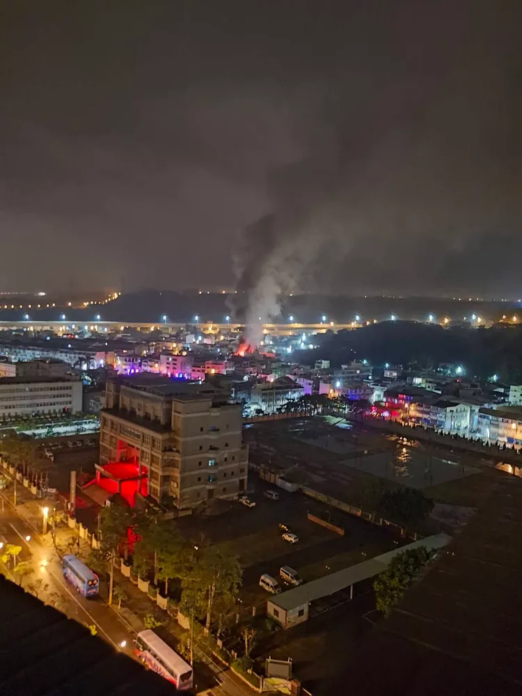 台中市沙鹿區星河路民宅火警，共造成2死3傷。民眾提供