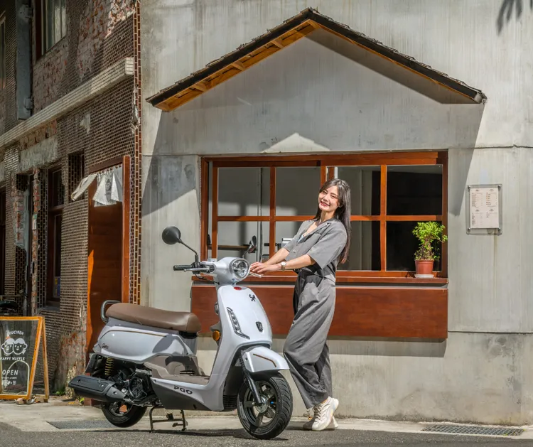 活動期間PGO全車系享年度車款現金／分期(24期)同享價，指定門市賞車送咖啡。原廠照片