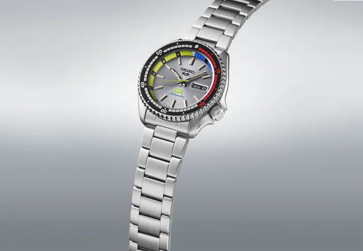 聯名錶靈感源自被錶迷暱稱為「Regatta Timer」的復古錶款。品牌提供