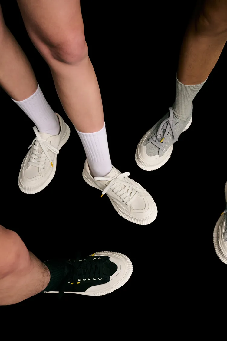 ADV_S01共推出黑色、灰色、白色等3種色選。品牌提供