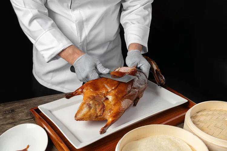 藏粵閣「招牌片皮鴨」。雀客國際提供