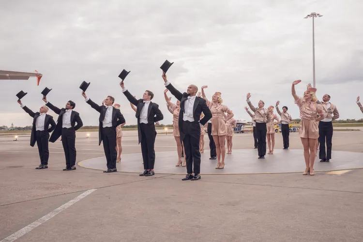 《青春來接招》改編接招金曲。台北双喜提供