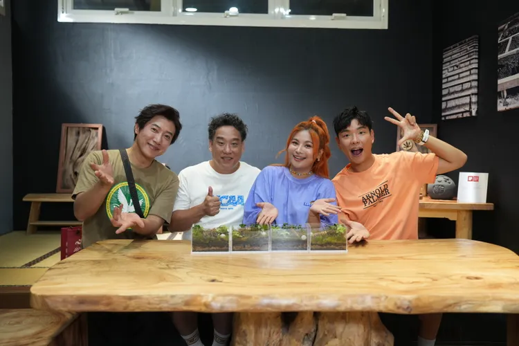 陳鴻（左）、阿龐、董仔與八弟日前赴新竹，接下推廣昆蟲館的任務。公視台語台提供