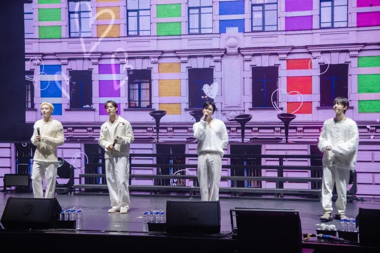 文鐘業（左起）、鄭大賢、劉永才、方容國深情獻唱。SHOW Office提供