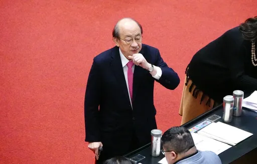 翁曉玲要提修憲罷免總統!柯建銘譏「加減乘除都不懂」