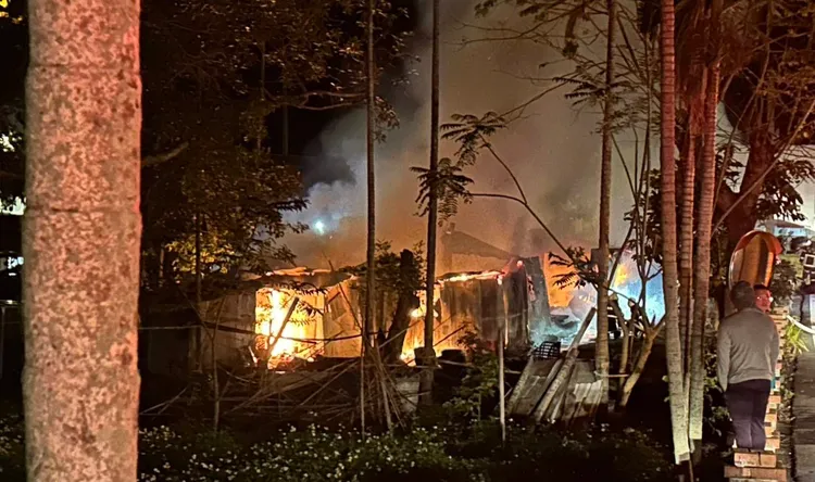 海端村一戶鐵皮屋暗夜傳火警。民眾提供