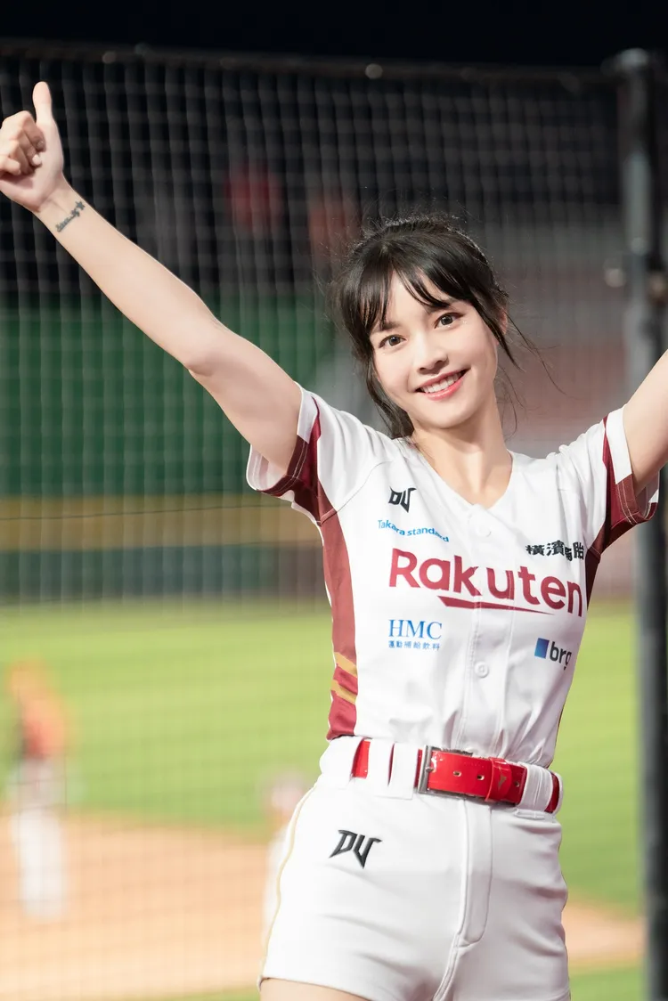 禹菡是球場上小可愛，擁有許多粉絲。樂天桃猿提供
