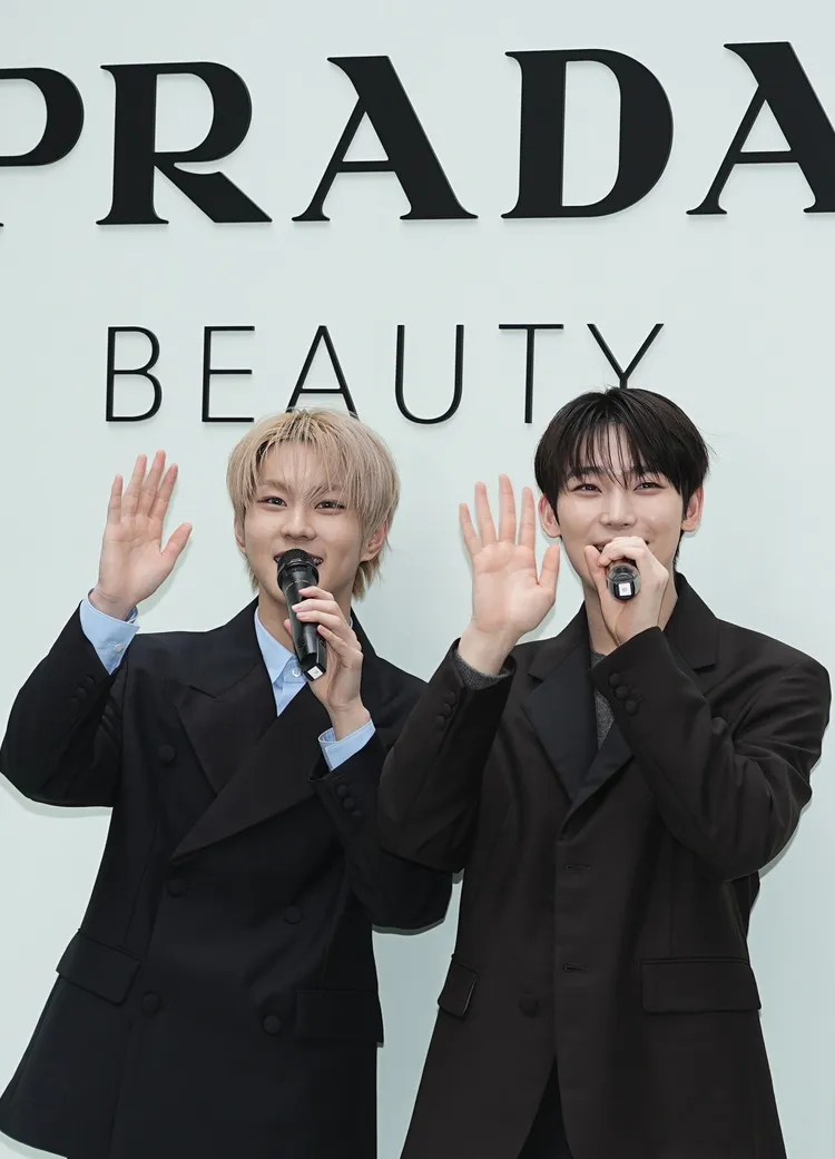 ENHYPEN成員金善禹（右）與梁禎元（左）。彭欣偉攝