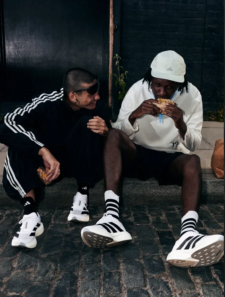 ADIZERO EVO SL帶來「快文化」的全新競速美學。品牌提供