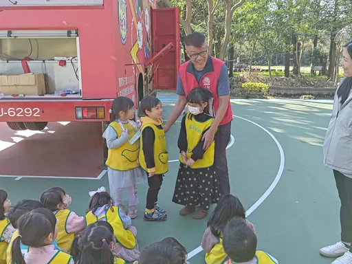 新北消防局前進瑞亭國小 讓消安、廉能、反詐騙從孩子做起