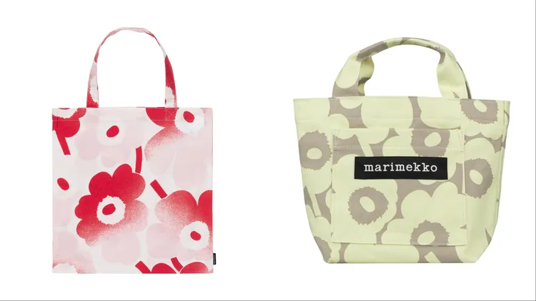 Marimekko烈焰紅和柔玫粉漸層Unikko游霓可印花托特包（左）1490元、杏仁奶白Unikko游霓可印花水洗帆布提袋（右）4900元。品牌提供