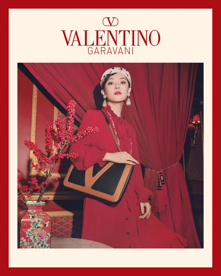 孫儷穿著Valentino Georgette Midi連身裙，23萬6000元。品牌提供