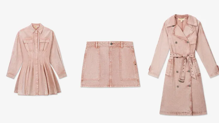 MICHAEL KORS 2025新年系列玫瑰水晶粉丹寧洋裝（左起）1萬2800元、玫瑰水晶粉丹寧短裙8800元、玫瑰水晶粉丹寧風衣2萬6000元。品牌提供