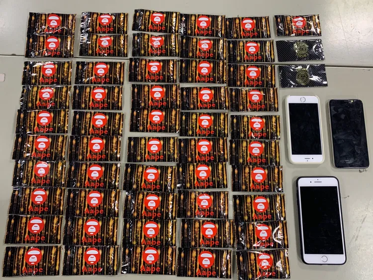 警方查獲100多包毒品咖啡包。民眾提供