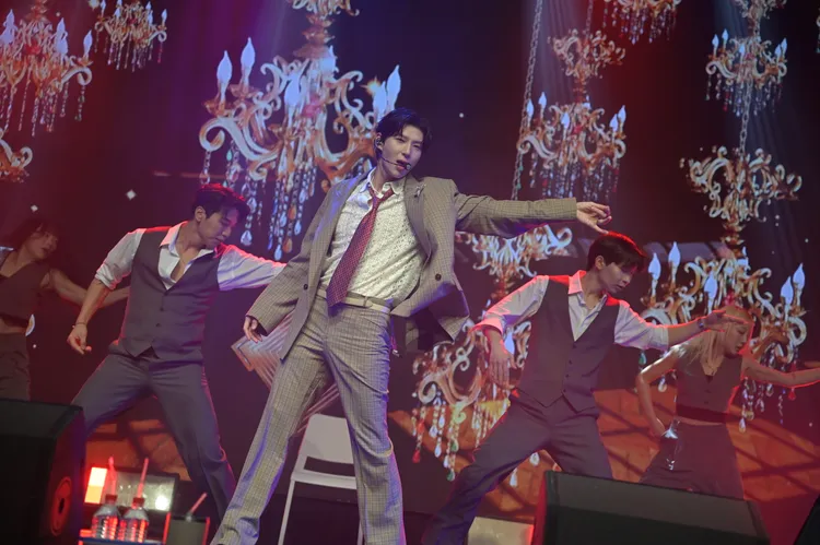 LEO勁歌熱舞炒熱氣氛。ONINN ASIA提供