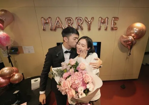 陳大天求婚成功!曬鑽戒告白「上輩子拯救宇宙才能遇見你」 感謝準岳母撮合