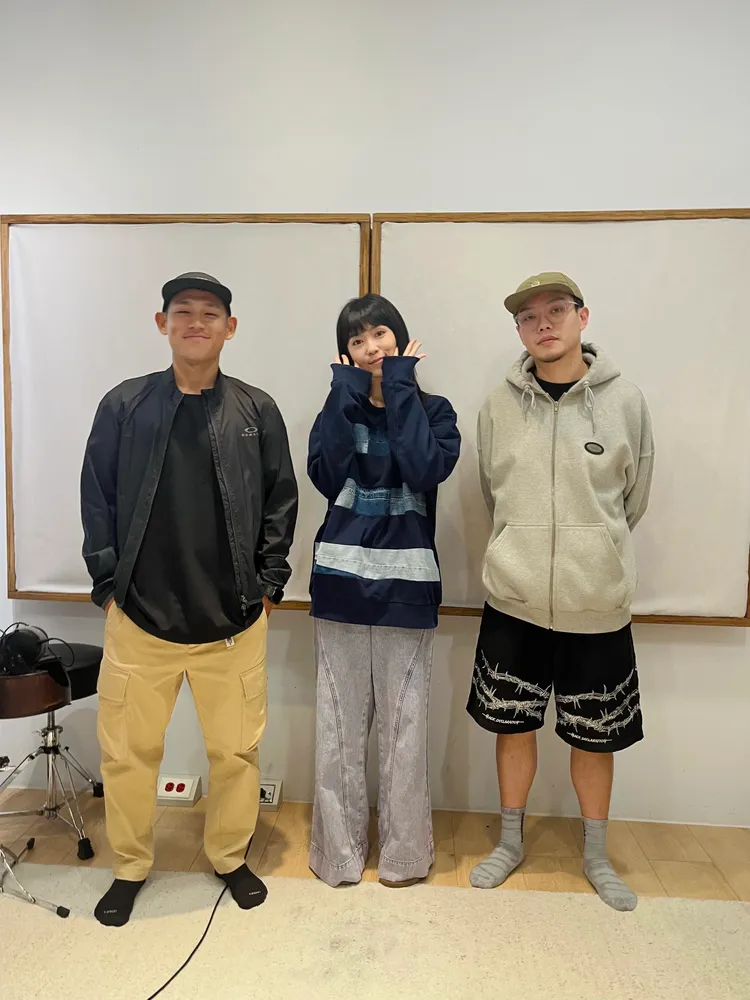 草屯囝仔與曹雅雯（中）。圖／宇宙信號提供