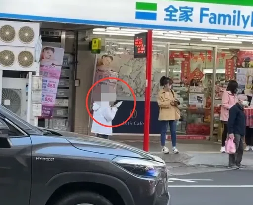 6警壓制揮刀板橋婦 遭疑執法過當!網友挺:持刀就有危險性