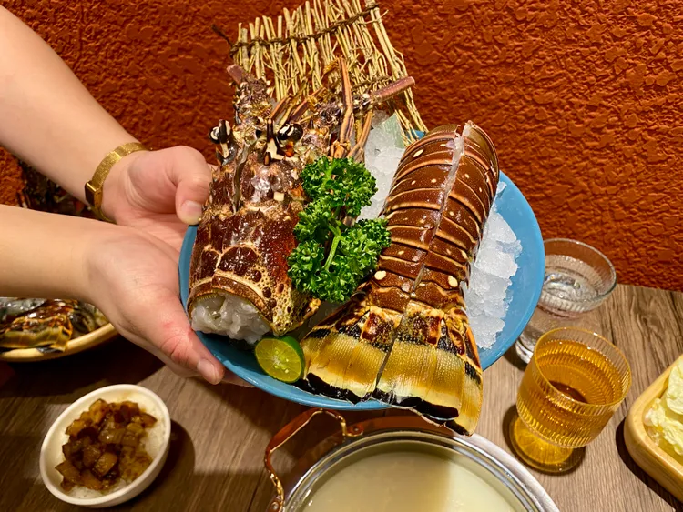 期間完成指定任務，即可獲贈價值799元的美洲龍蝦免費吃。莊偉祺攝