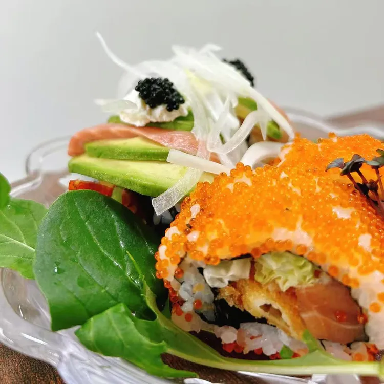 透過3個月的密集課程，學員將全面掌握壽司製作技術。業者提供