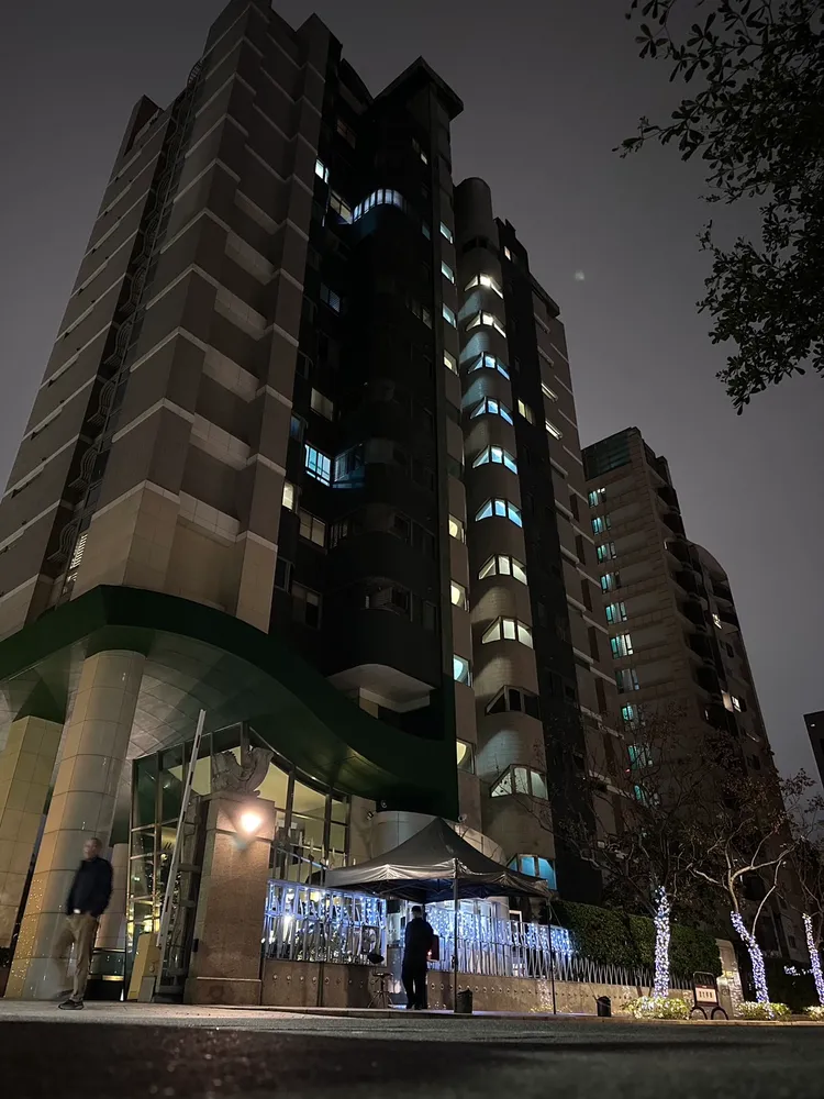 張忠謀位於大直價值2.2億元的水岸河堤景觀豪宅「帝景水花園」。特勤中心攝